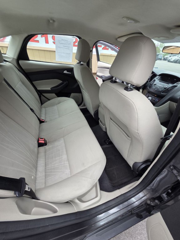 2015 Ford Focus Image 16