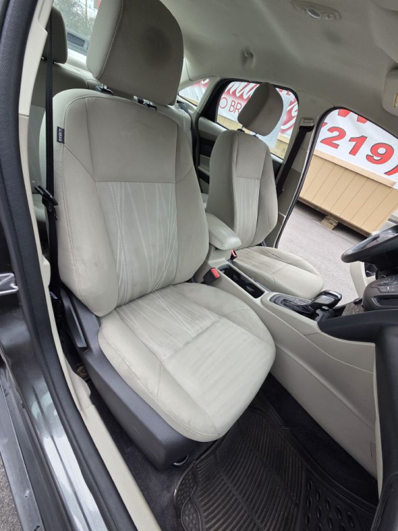 2015 Ford Focus Image 20