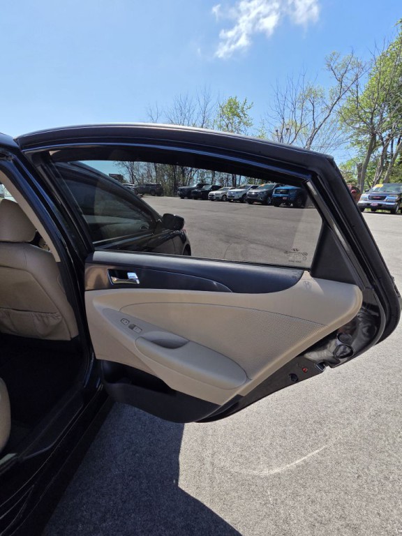 2012 Hyundai Sonata Image 11