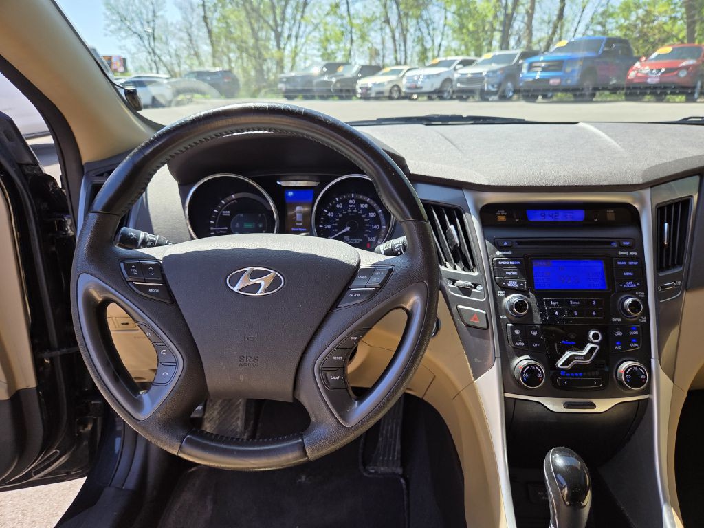 2012 Hyundai Sonata Image 24