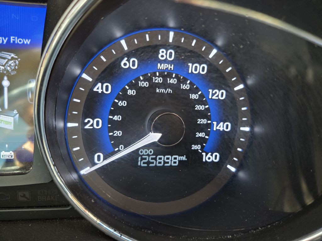 2012 Hyundai Sonata Image 25