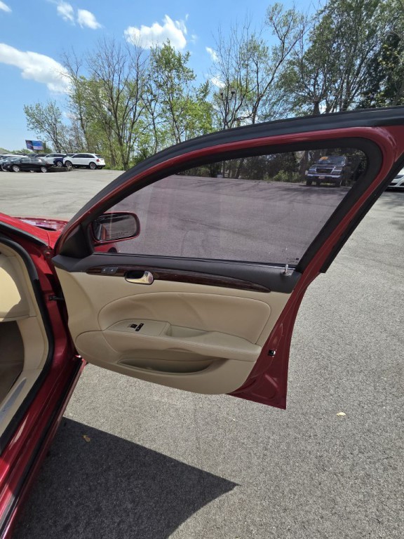 2011 Buick Lucerne Image 12