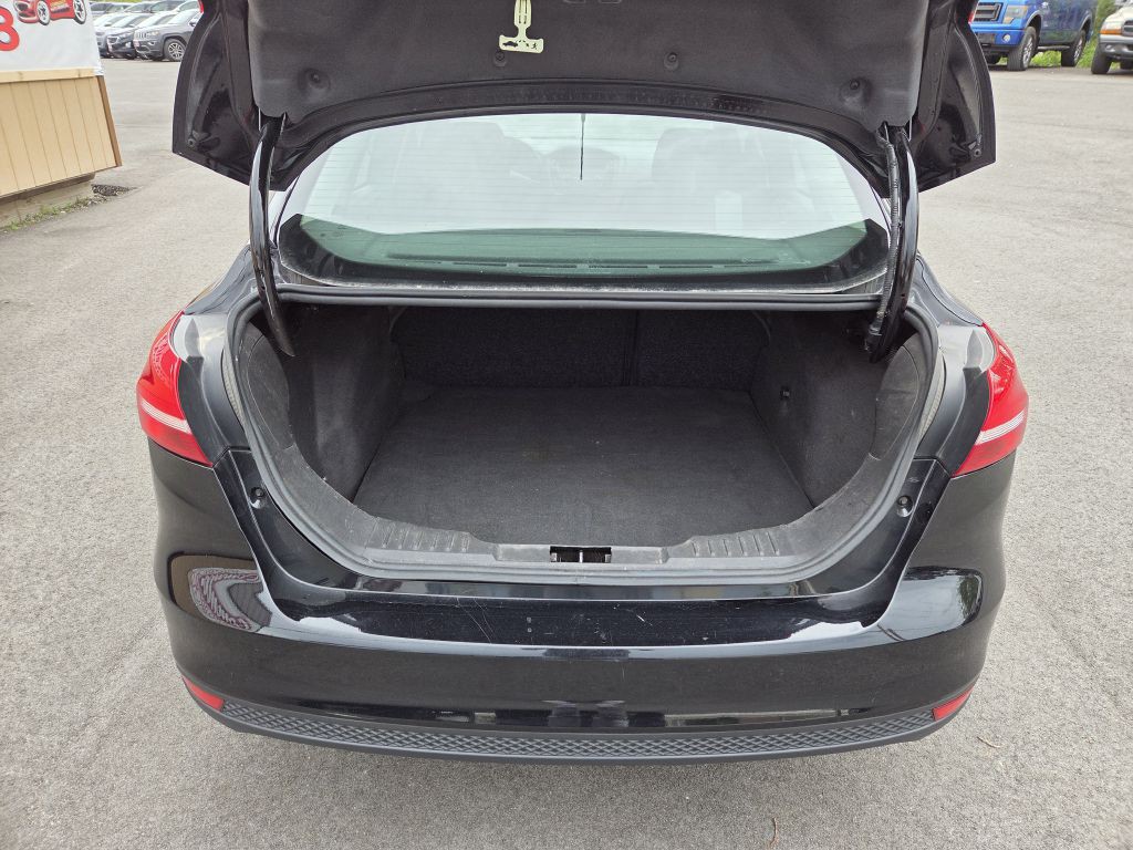 2018 Ford Focus Image 8