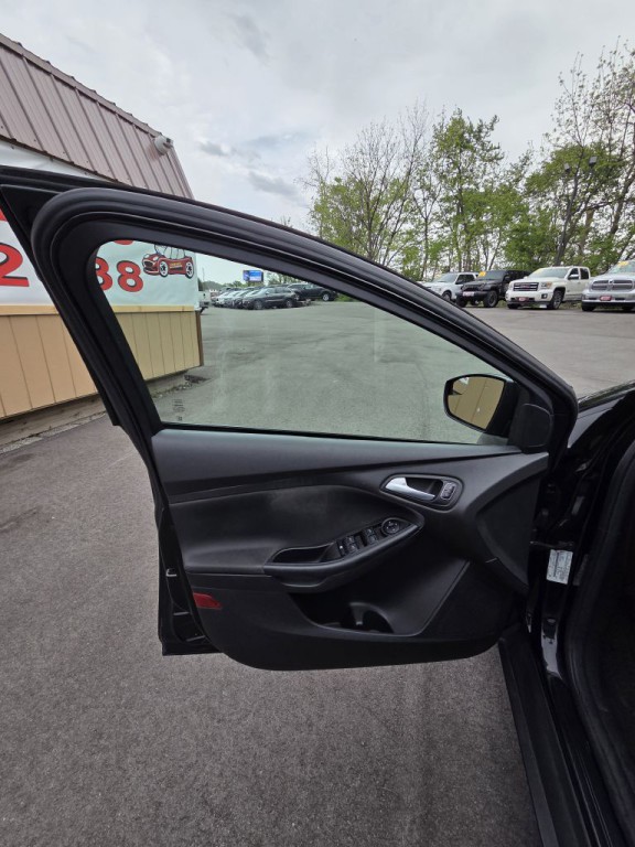2018 Ford Focus Image 9