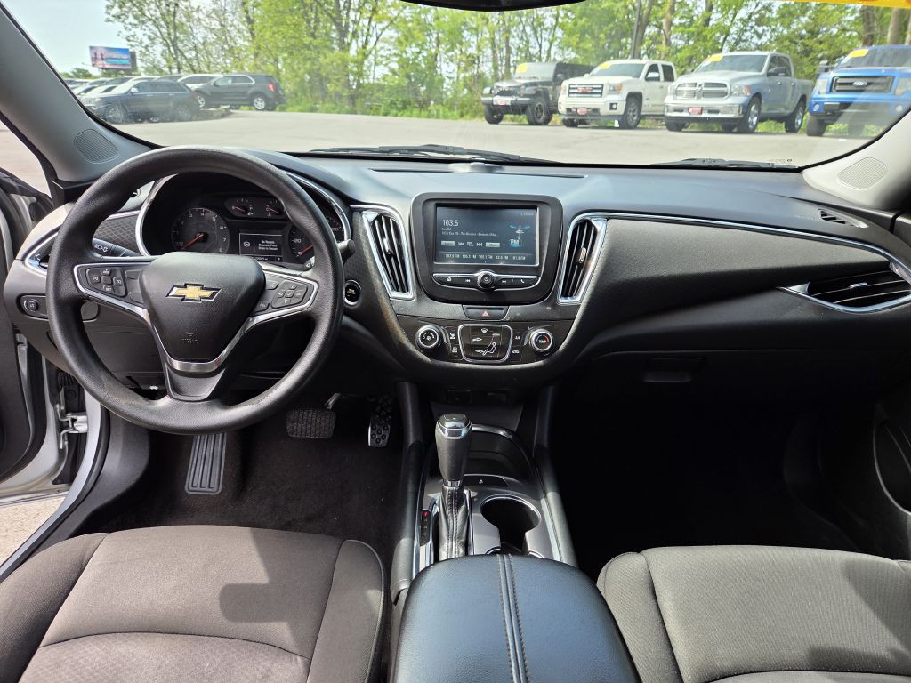 2018 Chevrolet Malibu Image 21