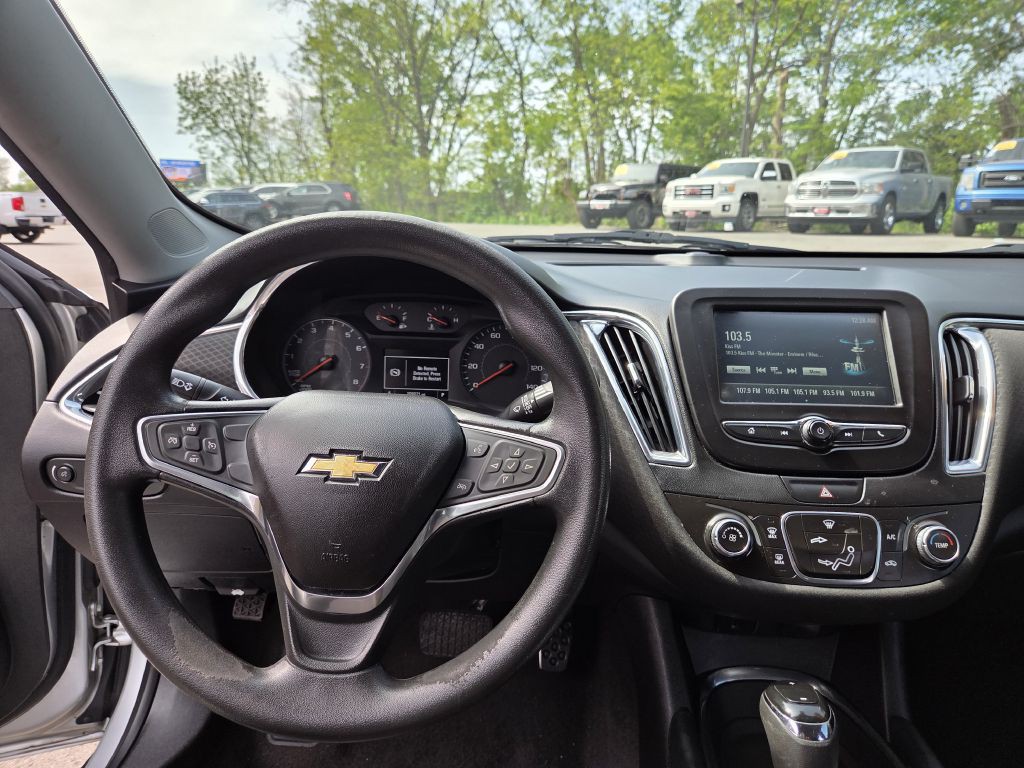2018 Chevrolet Malibu Image 22