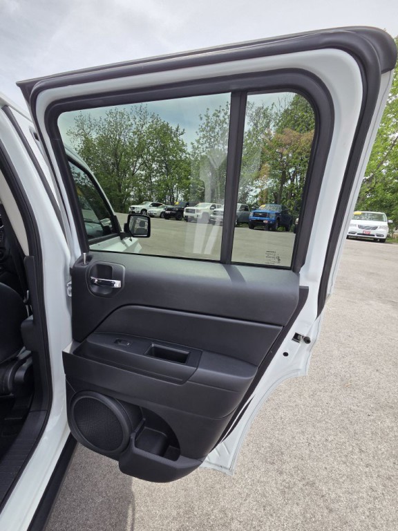 2017 Jeep Patriot Image 11