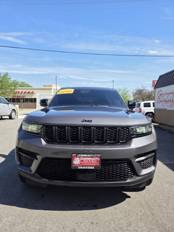 2023 Jeep Grand Cherokee Image 3