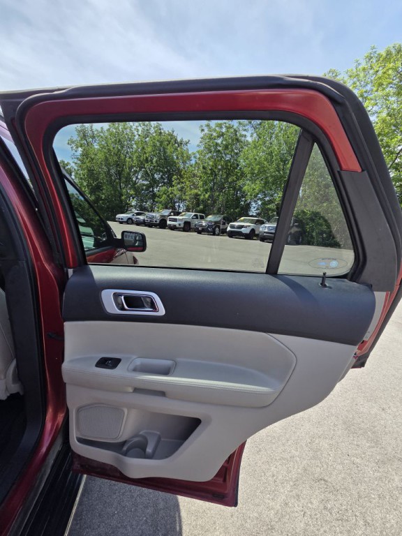 2015 Ford Explorer Image 12