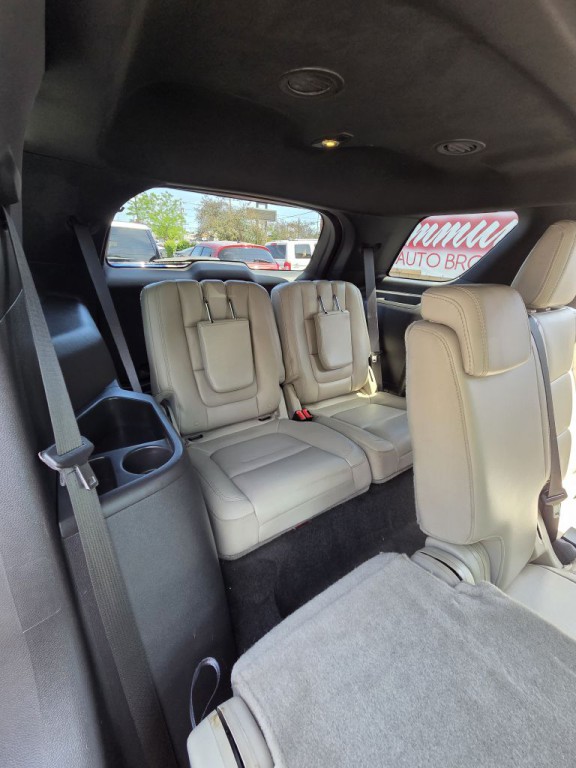 2015 Ford Explorer Image 18