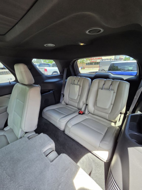 2015 Ford Explorer Image 22