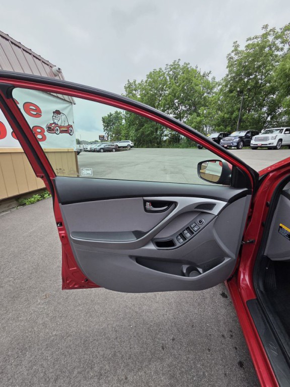 2015 Hyundai Elantra Image 8