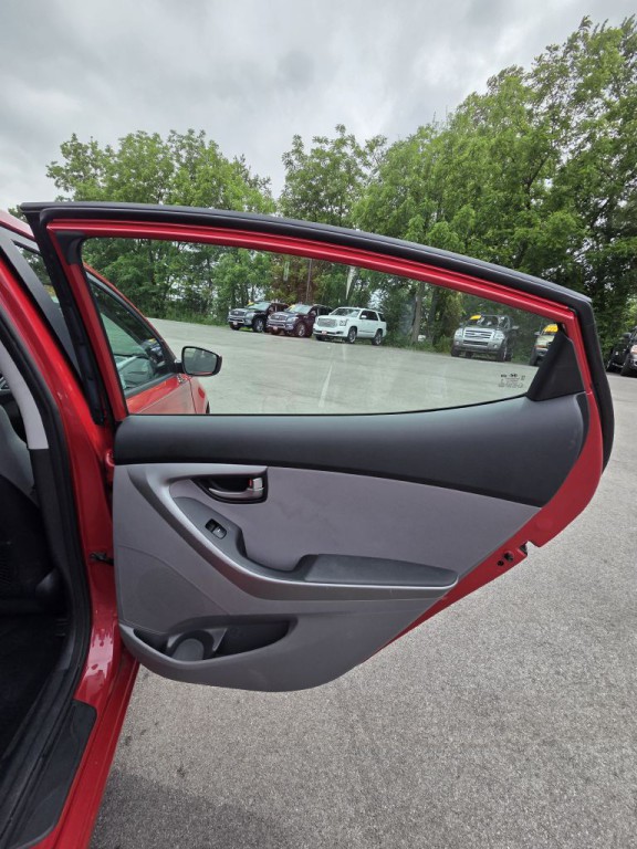 2015 Hyundai Elantra Image 14