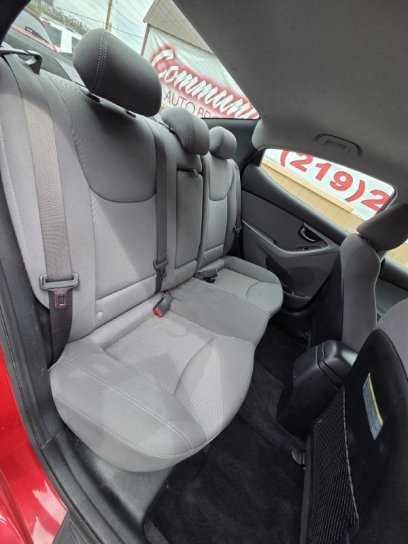 2015 Hyundai Elantra Image 16