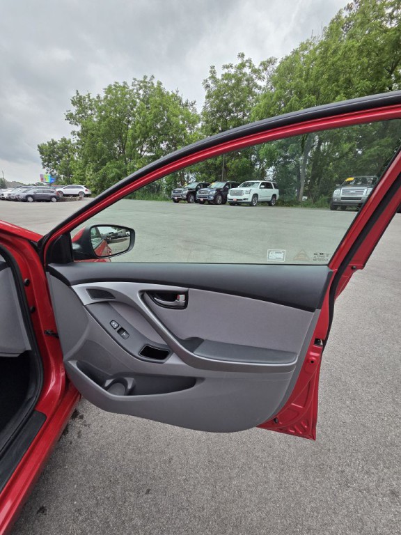2015 Hyundai Elantra Image 17