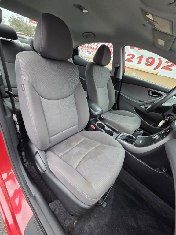 2015 Hyundai Elantra Image 19