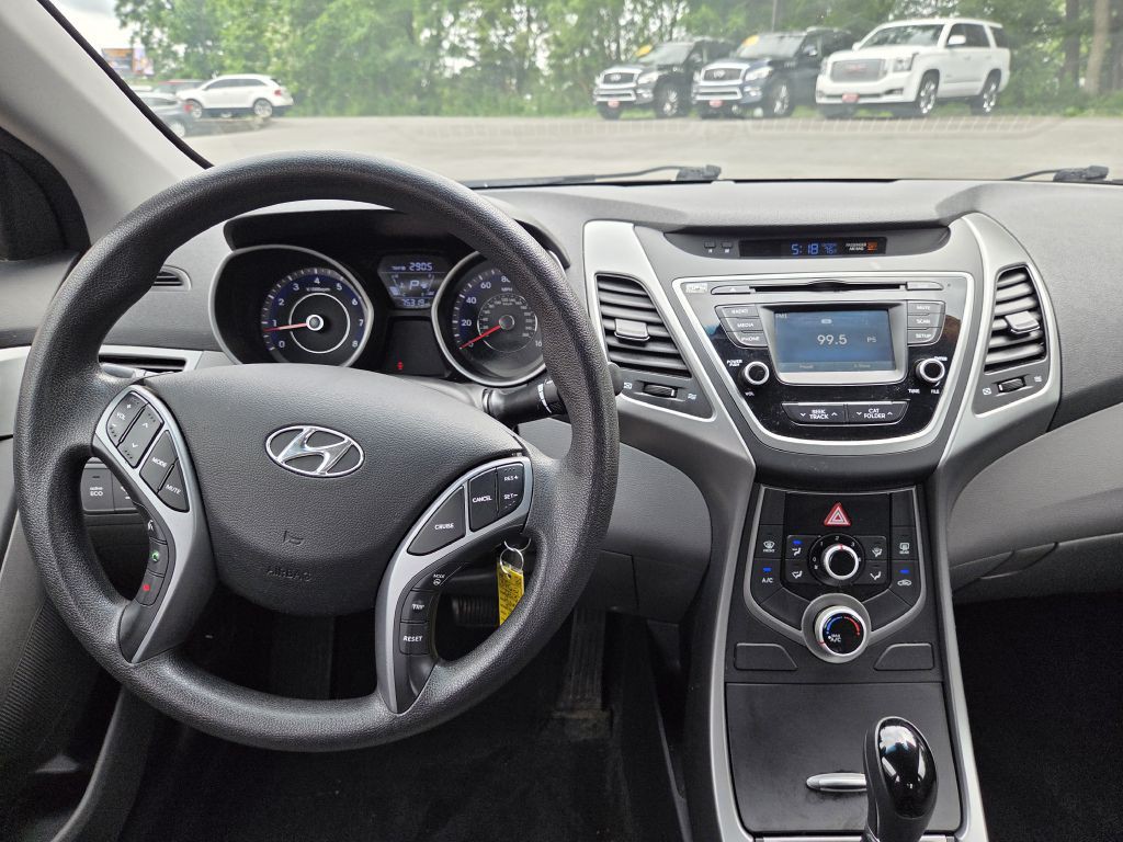 2015 Hyundai Elantra Image 21