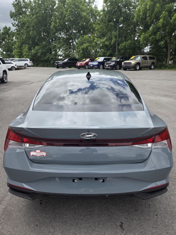 2021 Hyundai Elantra Image 7