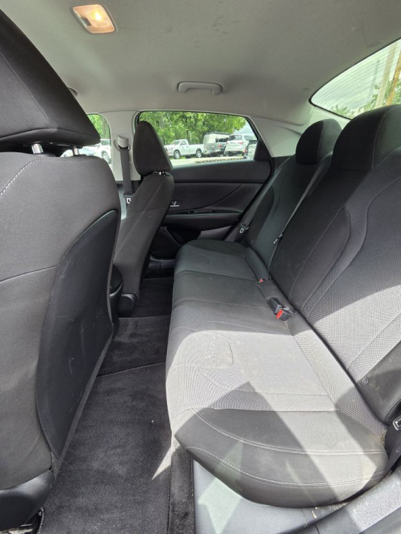 2021 Hyundai Elantra Image 12