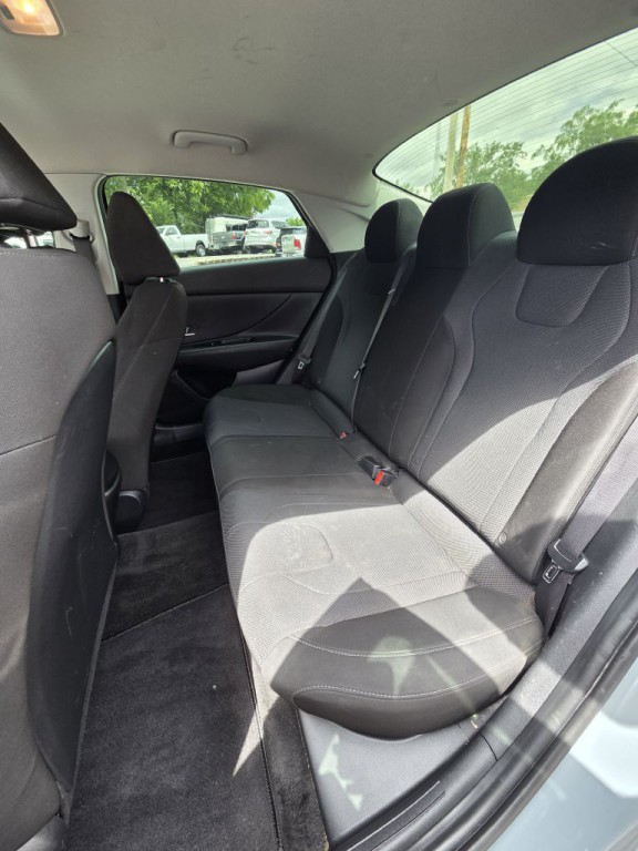 2021 Hyundai Elantra Image 13