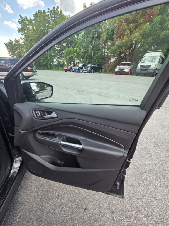 2015 Ford Escape Image 17