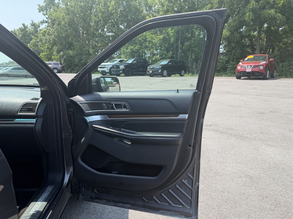 2016 Ford Explorer Image 19