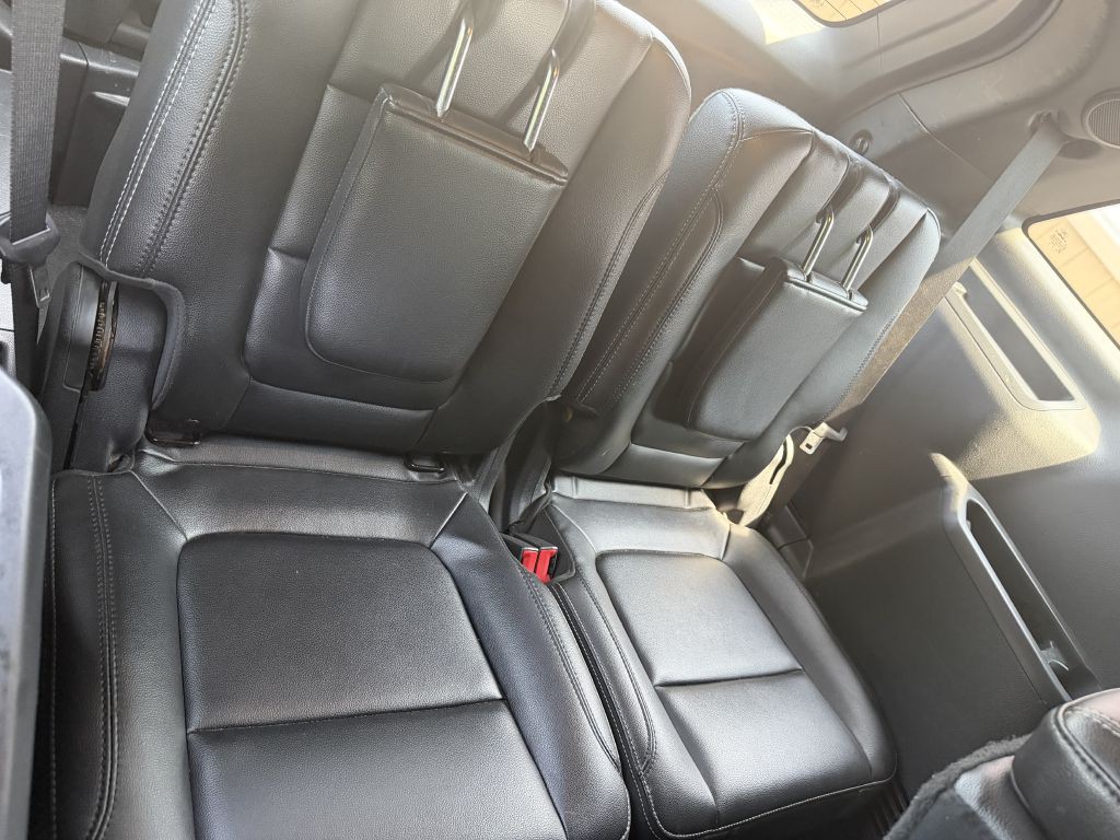 2016 Ford Explorer Image 25