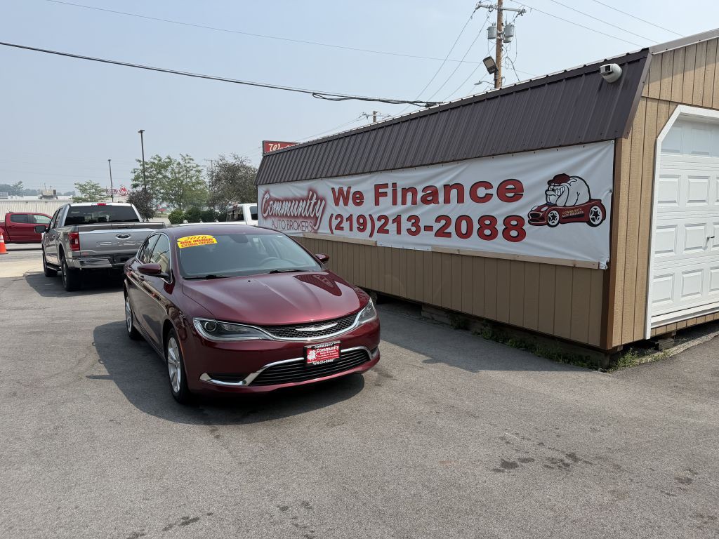 2016 Chrysler 200 Image 2