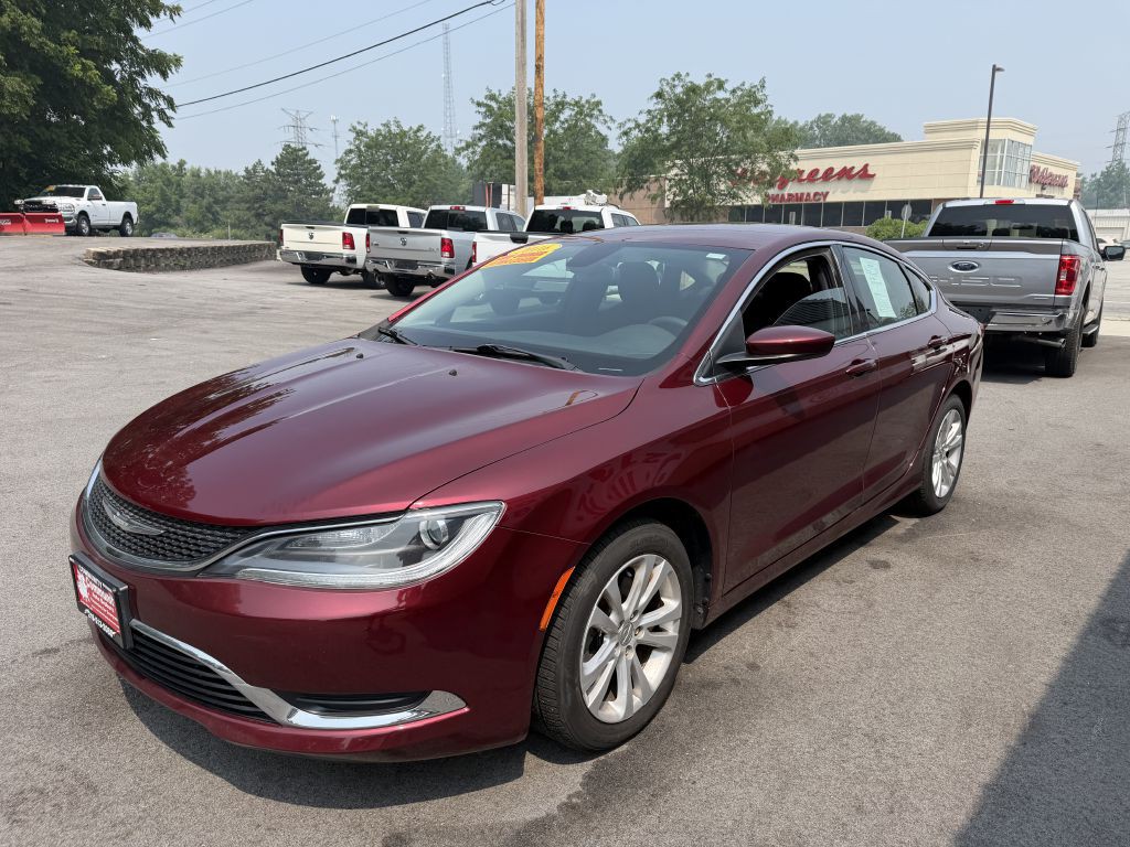 2016 Chrysler 200 Image 4