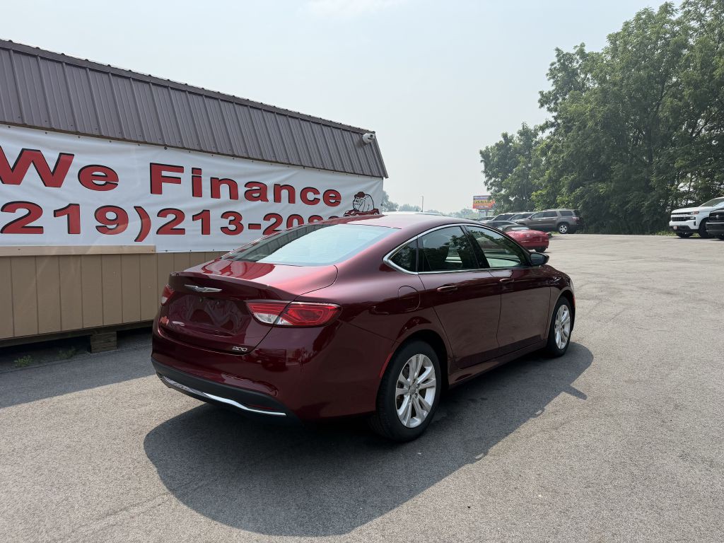 2016 Chrysler 200 Image 7