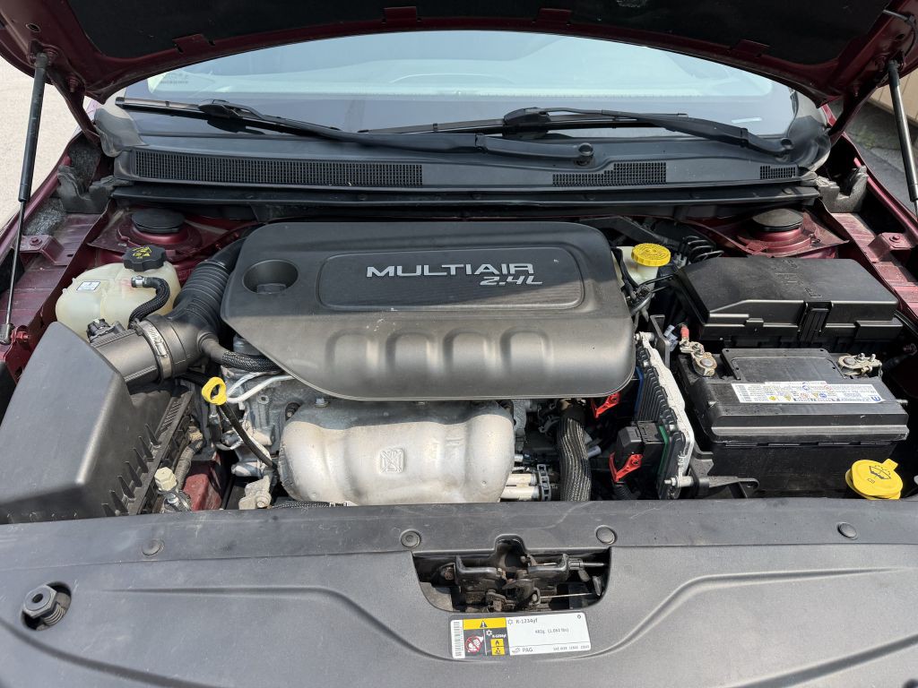 2016 Chrysler 200 Image 26