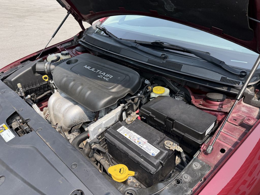 2016 Chrysler 200 Image 27