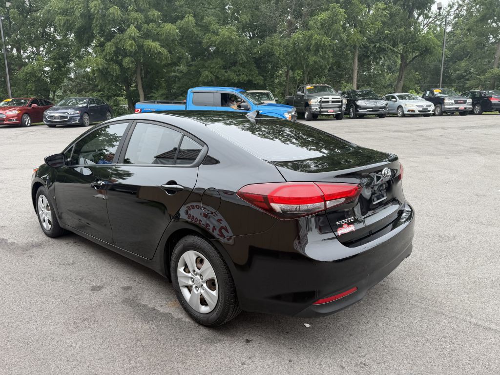 2017 Kia Forte Image 5