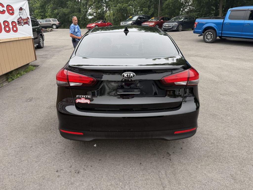 2017 Kia Forte Image 6