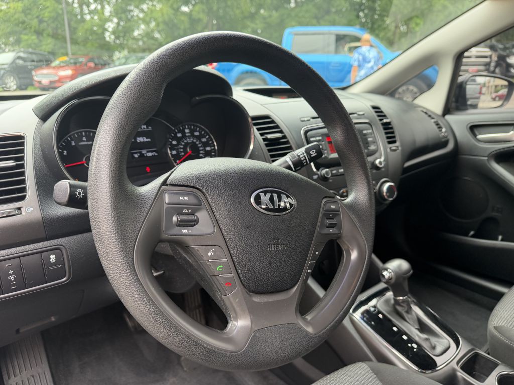 2017 Kia Forte Image 10