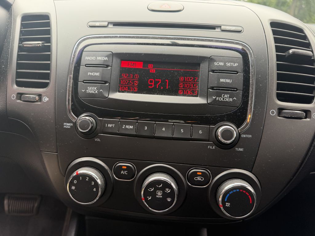 2017 Kia Forte Image 12