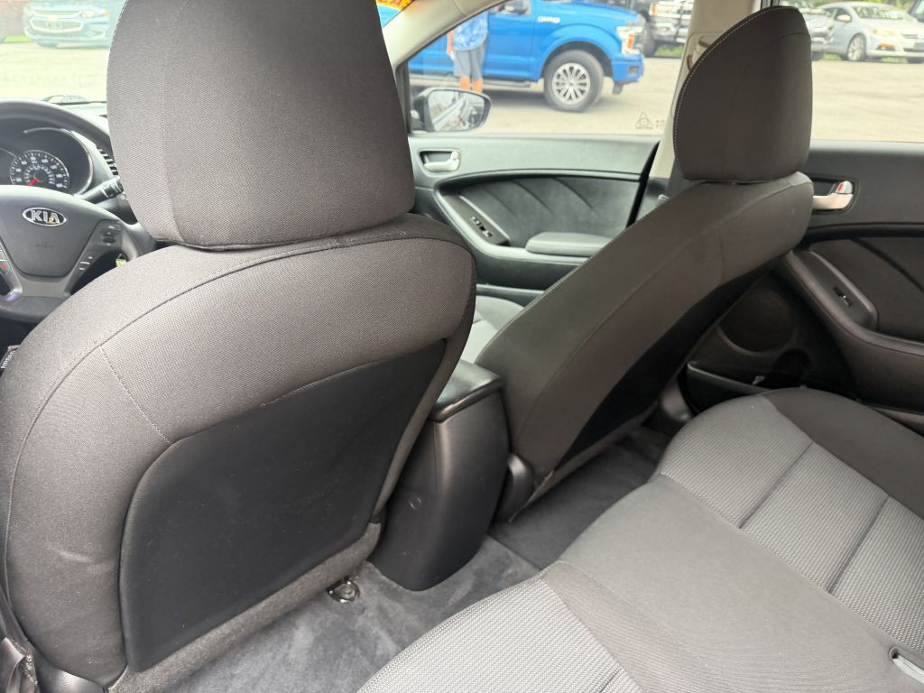 2017 Kia Forte Image 14