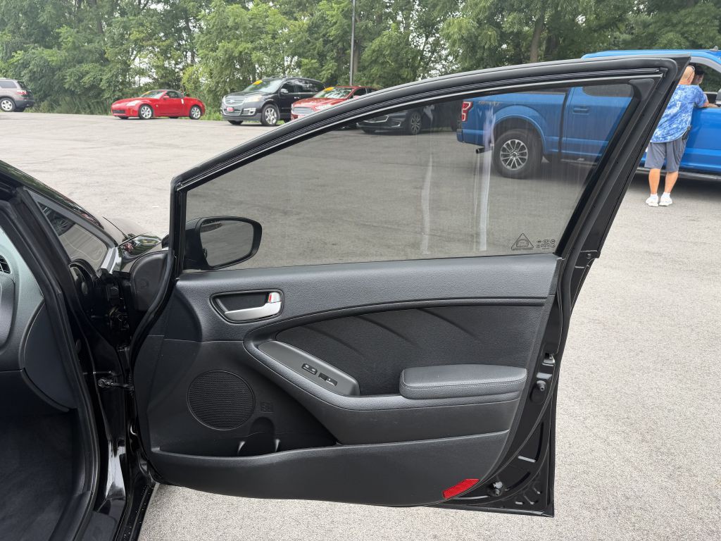 2017 Kia Forte Image 16