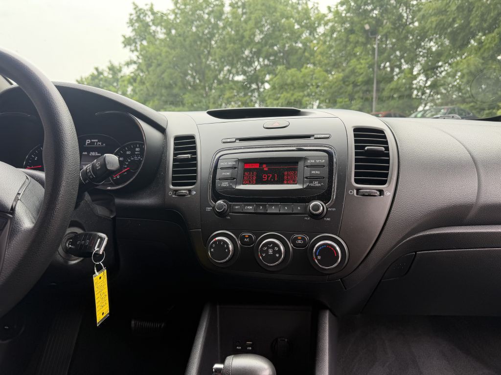 2017 Kia Forte Image 20