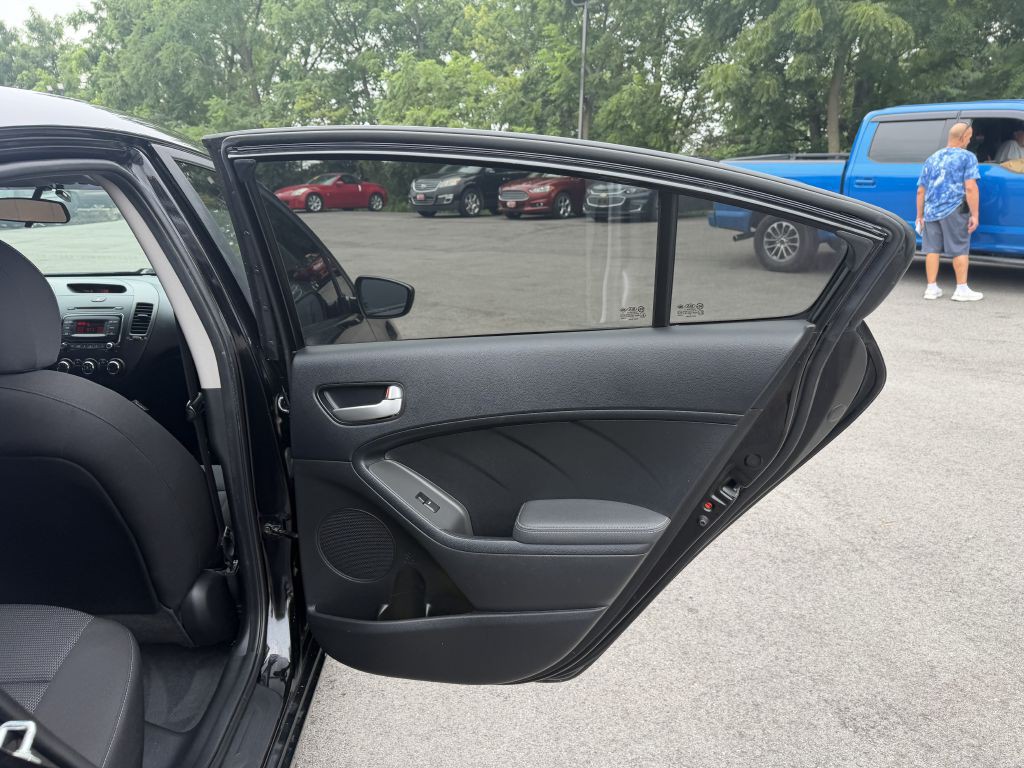 2017 Kia Forte Image 21