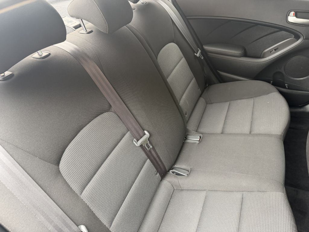 2017 Kia Forte Image 23
