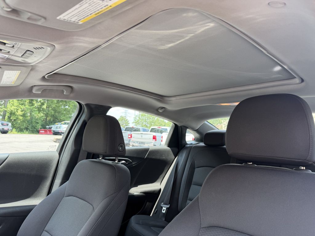2017 Chevrolet Malibu Image 12
