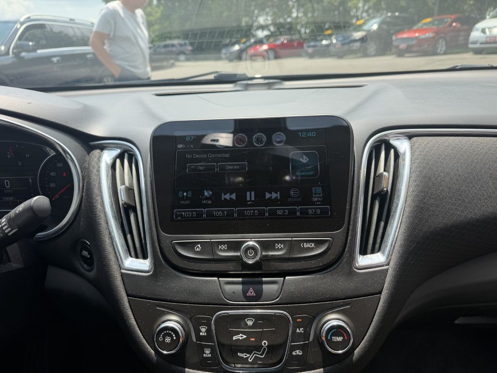 2017 Chevrolet Malibu Image 21