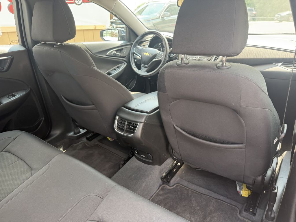 2017 Chevrolet Malibu Image 24