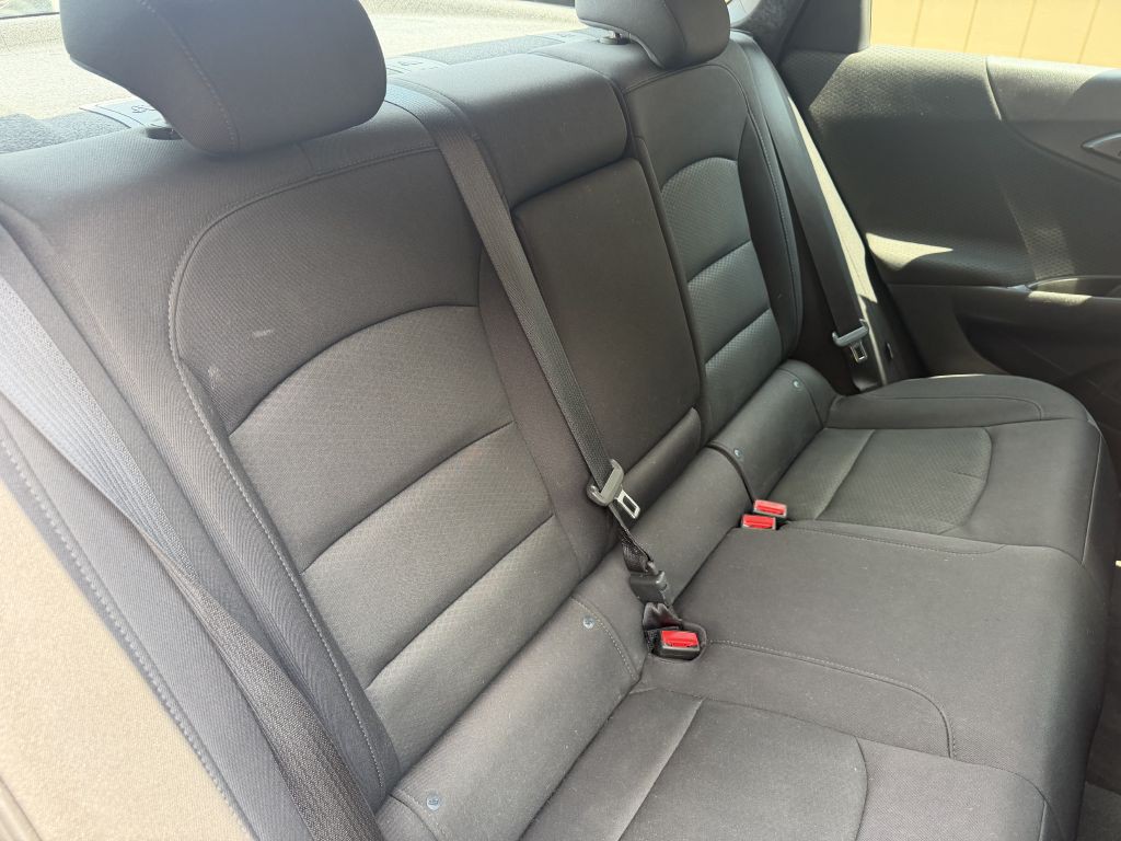 2017 Chevrolet Malibu Image 25