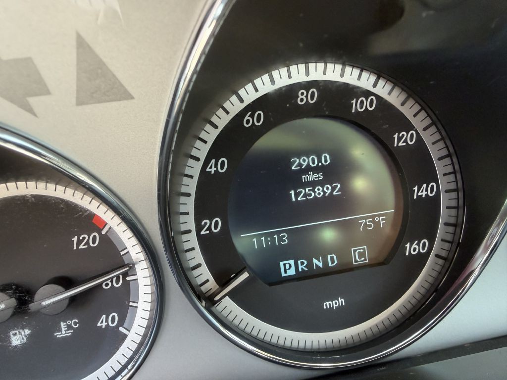 2011 Mercedes-Benz C-Class Image 9