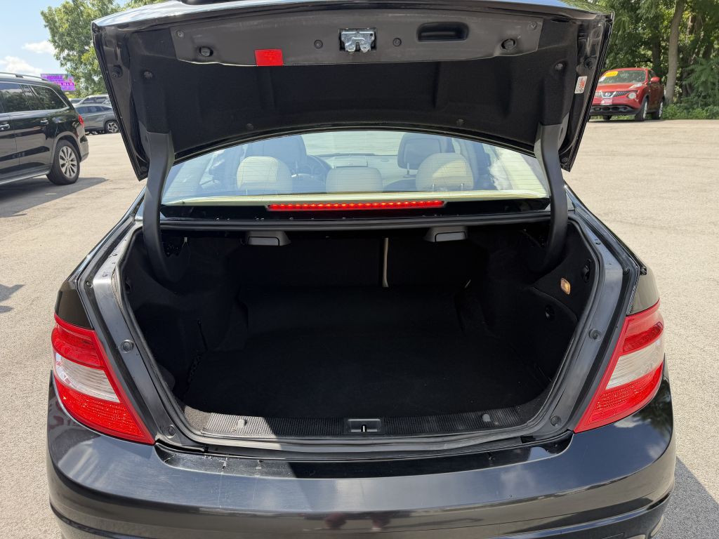 2011 Mercedes-Benz C-Class Image 16