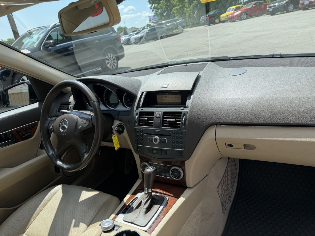 2011 Mercedes-Benz C-Class Image 18