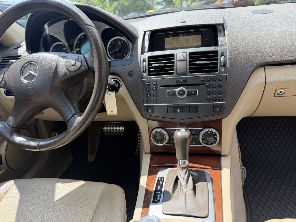 2011 Mercedes-Benz C-Class Image 19