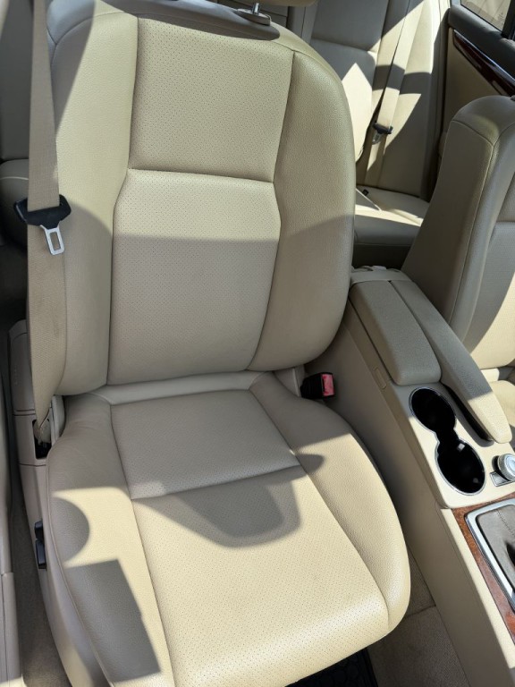 2011 Mercedes-Benz C-Class Image 20